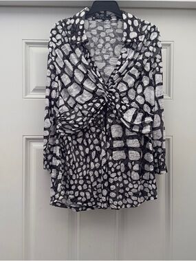 Newport by Carine Women’s Black & White Knot-Front Blouse Medium